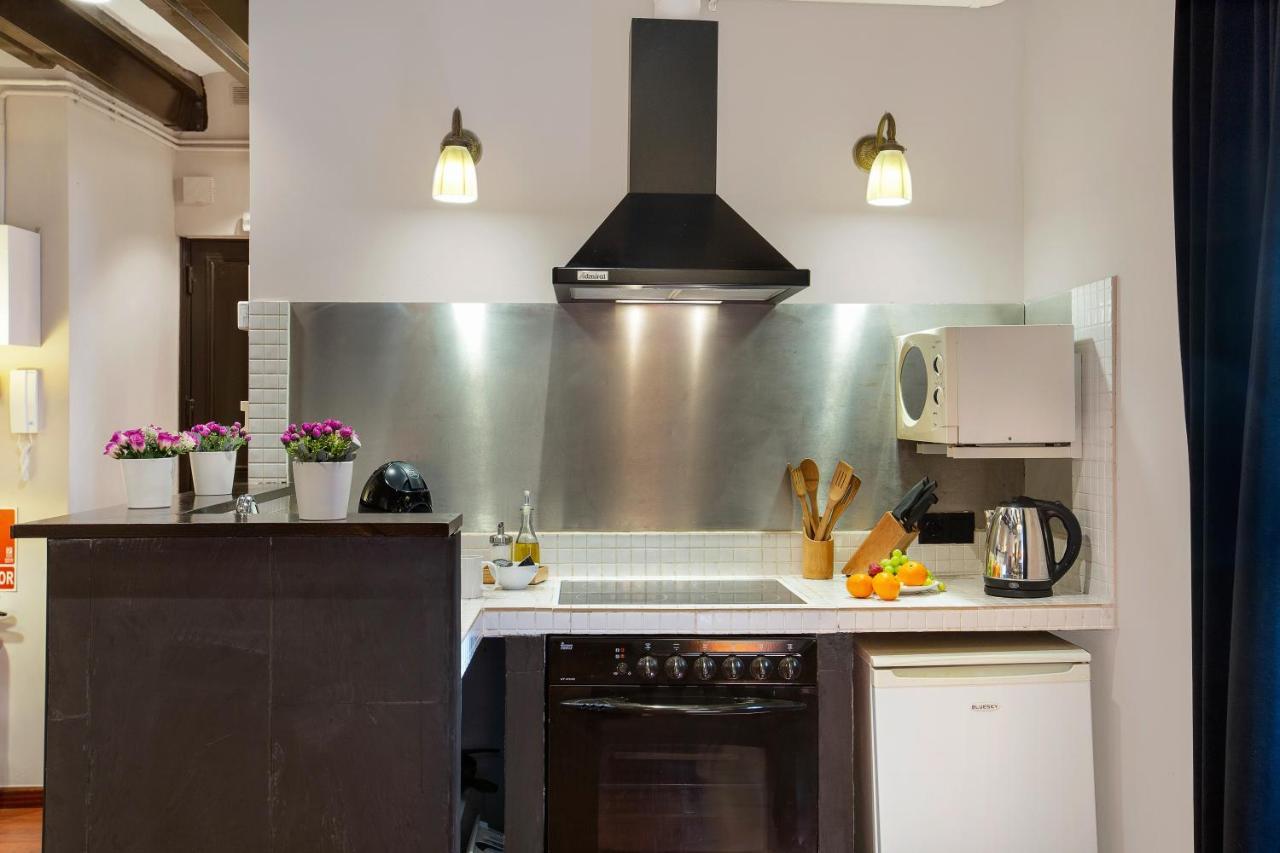 Stay U-Nique Apartments Carretes บาร์เซโลนา ภายนอก รูปภาพ