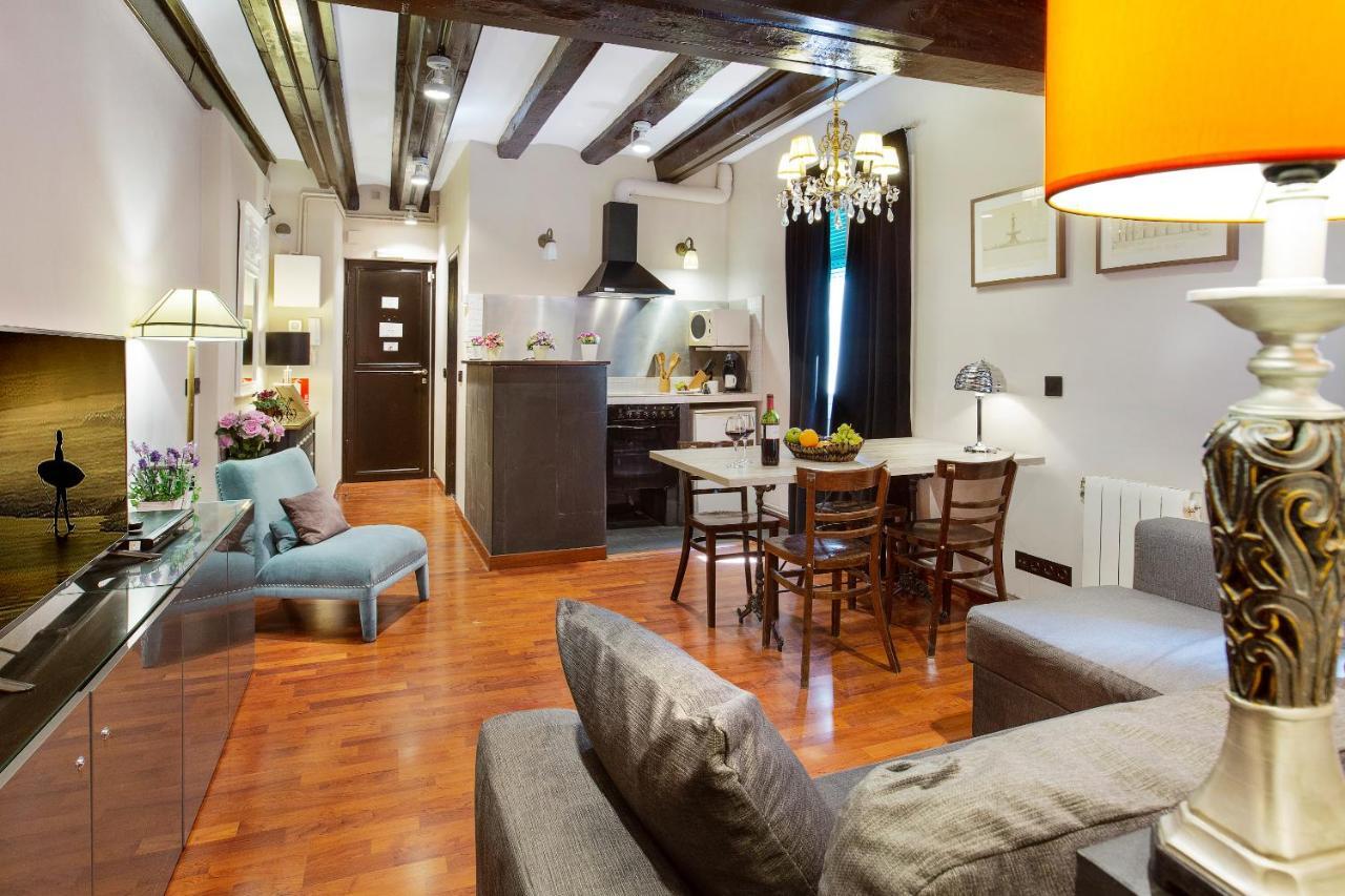 Stay U-Nique Apartments Carretes บาร์เซโลนา ภายนอก รูปภาพ